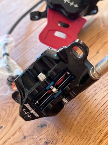 Used Hope RX4+ Postmount bike — image 5 of 16