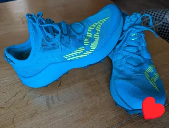 Used Saucony Endorphin Rift bike