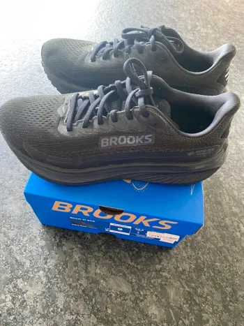 Used Brooks Ghost 17 GTX bike — image 3 of 7
