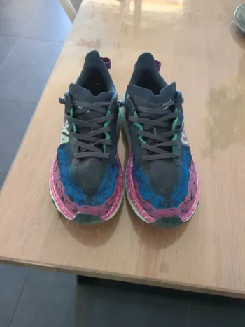 Used Hoka Speedgoat 6 bike — image 2 of 6