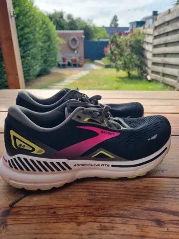 Used Brooks Adrenaline GTS bike