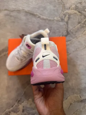 Nike Vomero 18 bike d'occasion — image 5 sur 5