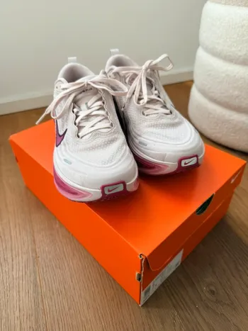 Tweedehands Nike Vomero Plus bike — afbeelding 4 van 11