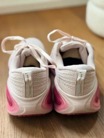 Tweedehands Nike Vomero Plus bike — afbeelding 9 van 11