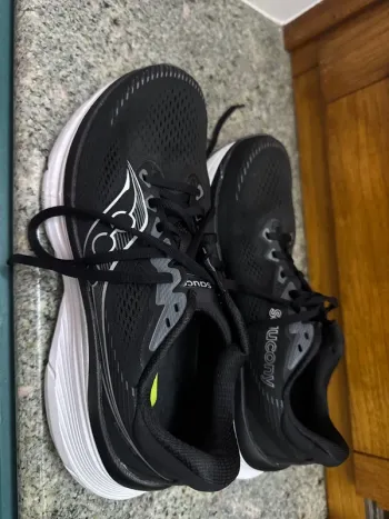 Used Saucony running shoes bike — image 2 of 3