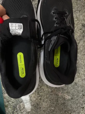 Used Saucony running shoes bike — image 3 of 3