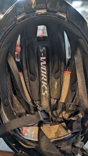 Used Specialized Evade 3 Helmet bike — image 5 of 5