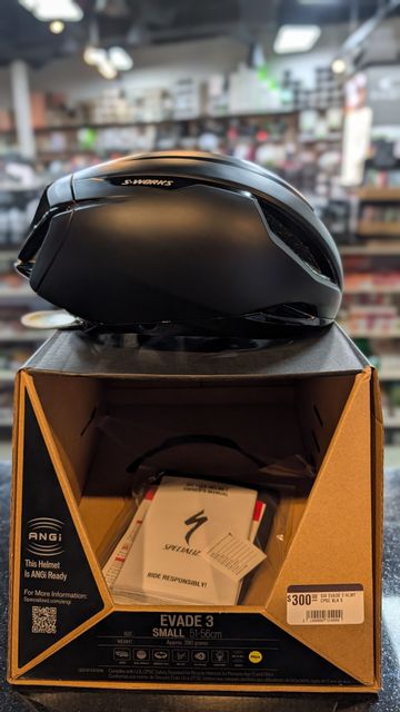 Used Specialized Evade 3 Helmet bike — image 4 of 5