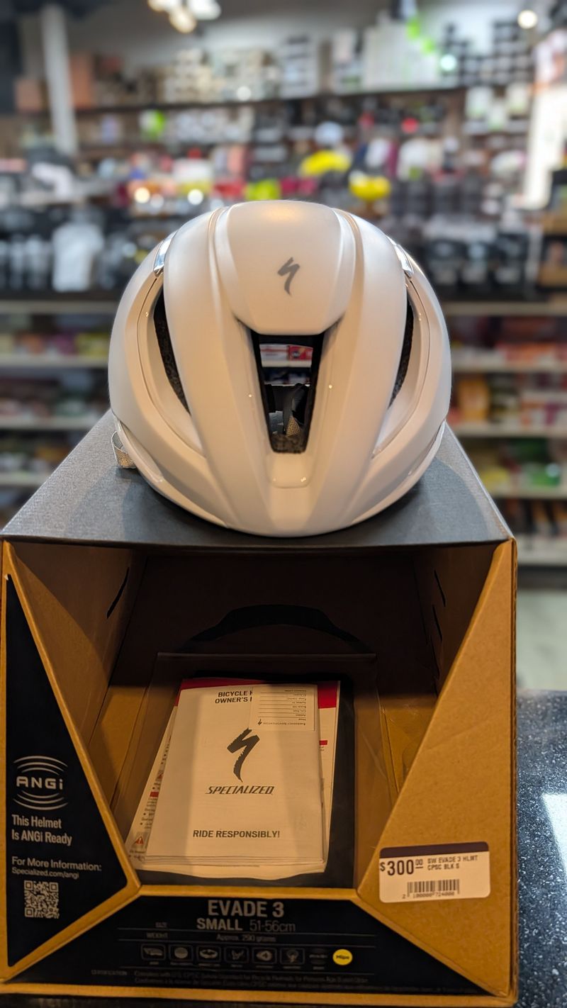 Used Specialized Evade 3 Helmet Cycling Accessories