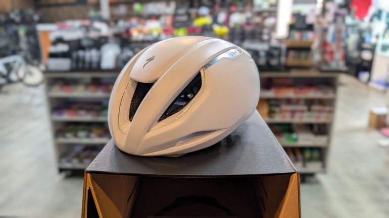Used Specialized Evade 3 Helmet bike — image 2 of 5