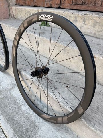 Used Zipp 303 Firecrest 2022 bike — image 14 of 17