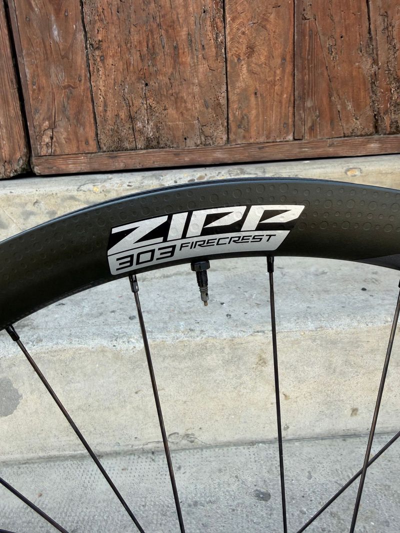 Used Zipp 303 Firecrest 2022 bike — image 4 of 17