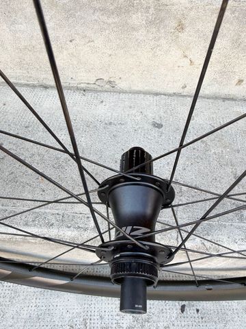 Used Zipp 303 Firecrest 2022 bike — image 7 of 17
