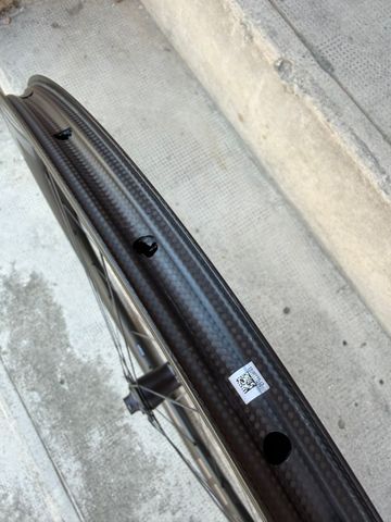 Used Zipp 303 Firecrest 2022 bike — image 9 of 17