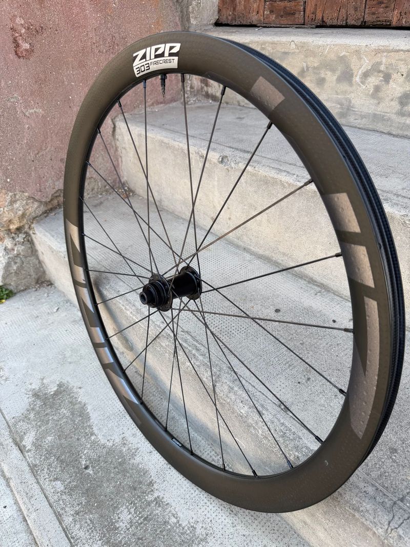 Used Zipp 303 Firecrest 2022 bike — image 16 of 17