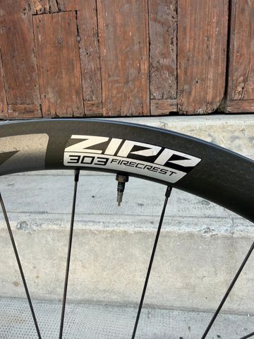 Used Zipp 303 Firecrest 2022 bike — image 5 of 17