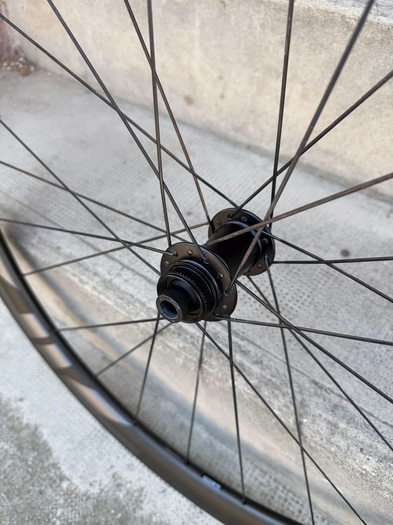 Used Zipp 303 Firecrest 2022 bike — image 17 of 17