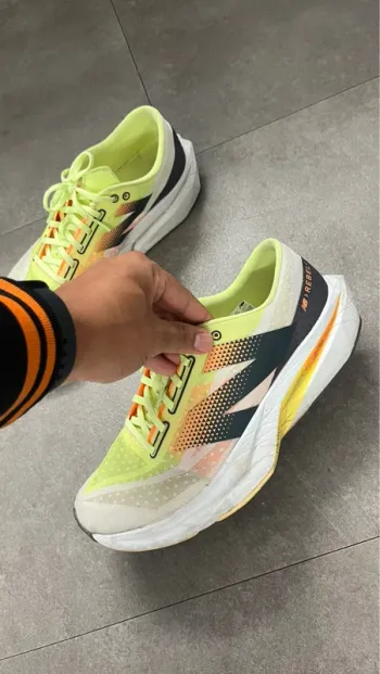 Used New Balance FuelCell Rebel v4 bike — image 2 of 6