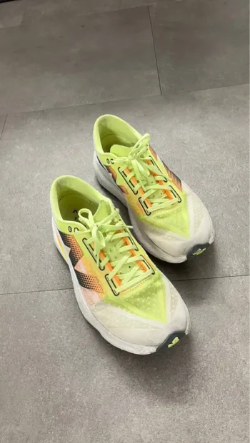 Used New Balance FuelCell Rebel v4 bike — image 6 of 6