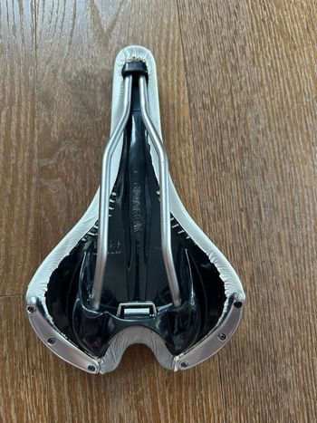 Used Fizik Vesta bike