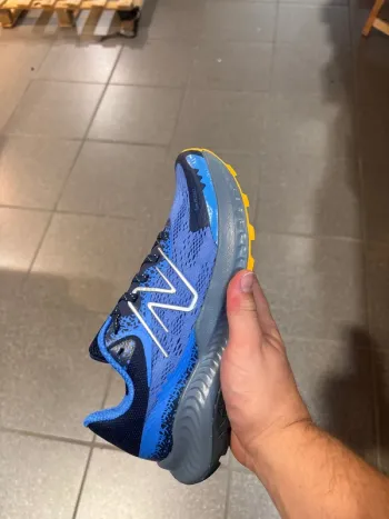 New Balance Running Shoes bike d'occasion — image 5 sur 5