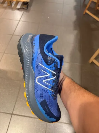 New Balance Running Shoes bike d'occasion — image 4 sur 5