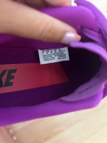 Used Nike Running Shoes bike — image 3 of 3