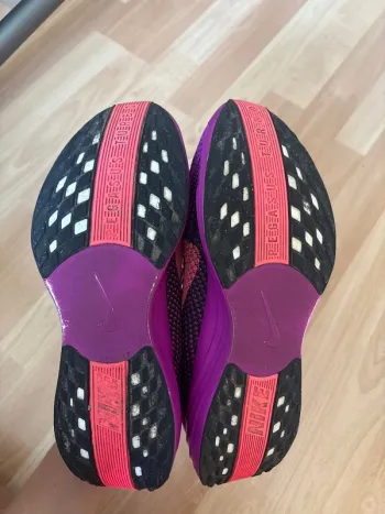 Used Nike Running Shoes bike — image 2 of 3