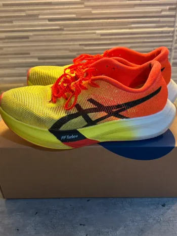 Used Asics Metaspeed Sky Paris bike