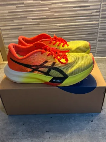 Used Asics Metaspeed Sky Paris bike — image 2 of 3
