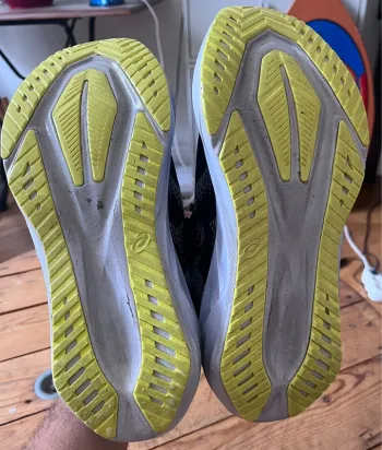 Used Asics Novablast 5 bike — image 4 of 4