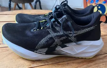 Used Asics Novablast 5 bike