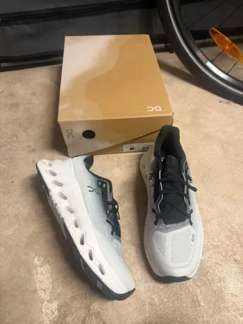 On Running Cloudtilt bike usato — immagine 2 di 8