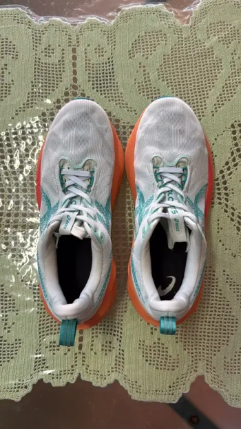 Asics Novablast 5 bike d'occasion — image 2 sur 5