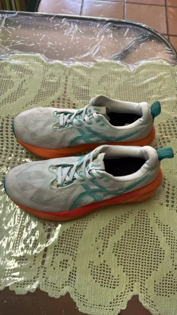 Asics Novablast 5 bike d'occasion — image 3 sur 5