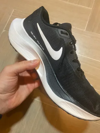 Used Nike Zoom Fly 5 bike — image 11 of 13