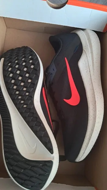 Brugt Nike Winflo 10 bike — billede 2 af 3