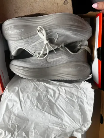 Used Nike Vomero Plus bike — image 2 of 8