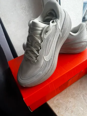 Nike Vomero Plus bike usato