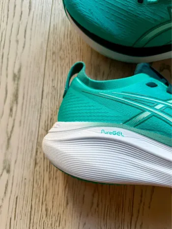 Asics Gel Nimbus 27 bike d'occasion — image 2 sur 11