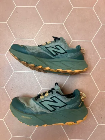 New Balance Hierro 9 bike de segunda mano — imagen 2 de 8