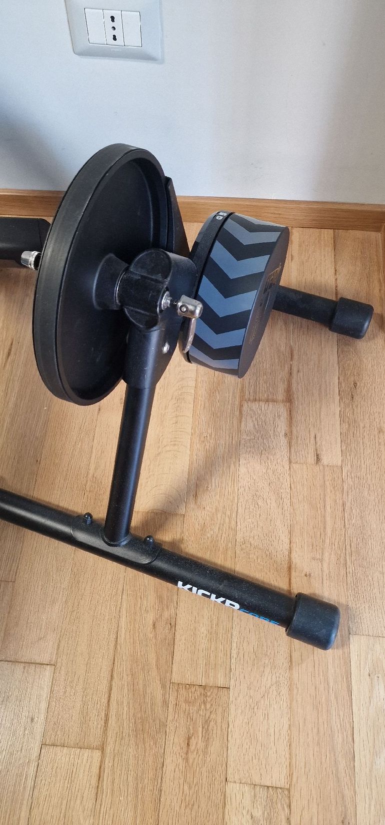 Brugt Wahoo KICKR CORE 2022 bike — billede 2 af 2