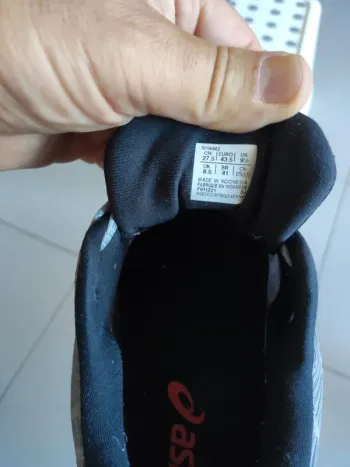 Used Asics Running Shoes bike — image 4 of 4