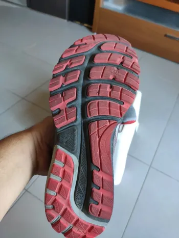 Used Asics Running Shoes bike — image 3 of 4