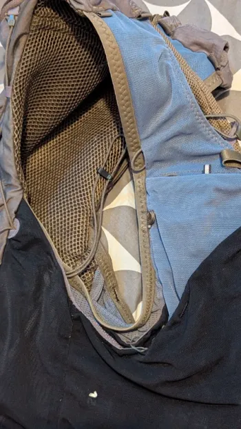 Used Salomon Adv Skin 12L bike — image 4 of 5