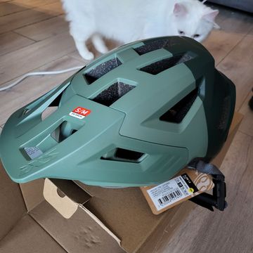 Used Ixs Flow 1.0 MIPS Helmet bike — image 1 of 8