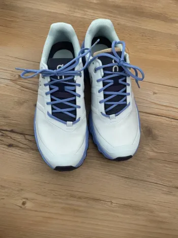 Gebrauchtes On Running Cloudventure bike