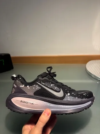 Nike Vomero 18 bike d'occasion — image 4 sur 8