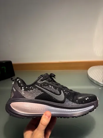 Nike Vomero 18 bike d'occasion — image 3 sur 8