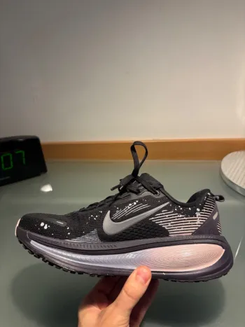 Nike Vomero 18 bike d'occasion — image 5 sur 8